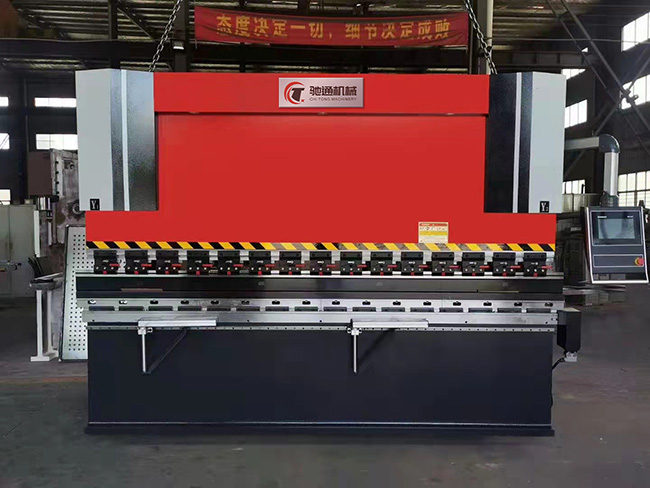 數控折彎機的結構特點(diǎn)及折彎精度